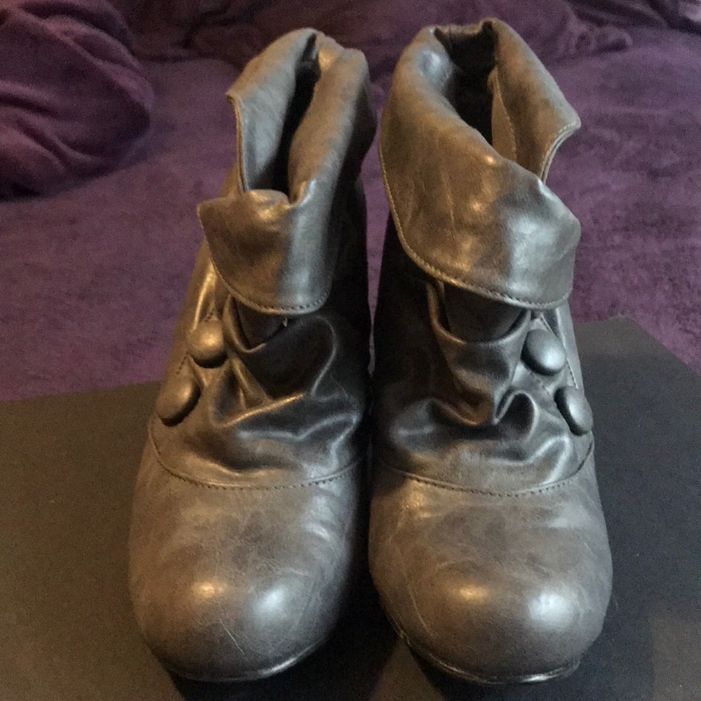 Madden girl booties...button detail. Size 8